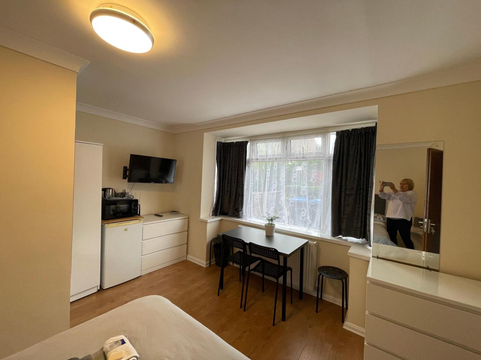 Kensal Lodge 2 Guest House ลอนดอน ภายนอก รูปภาพ