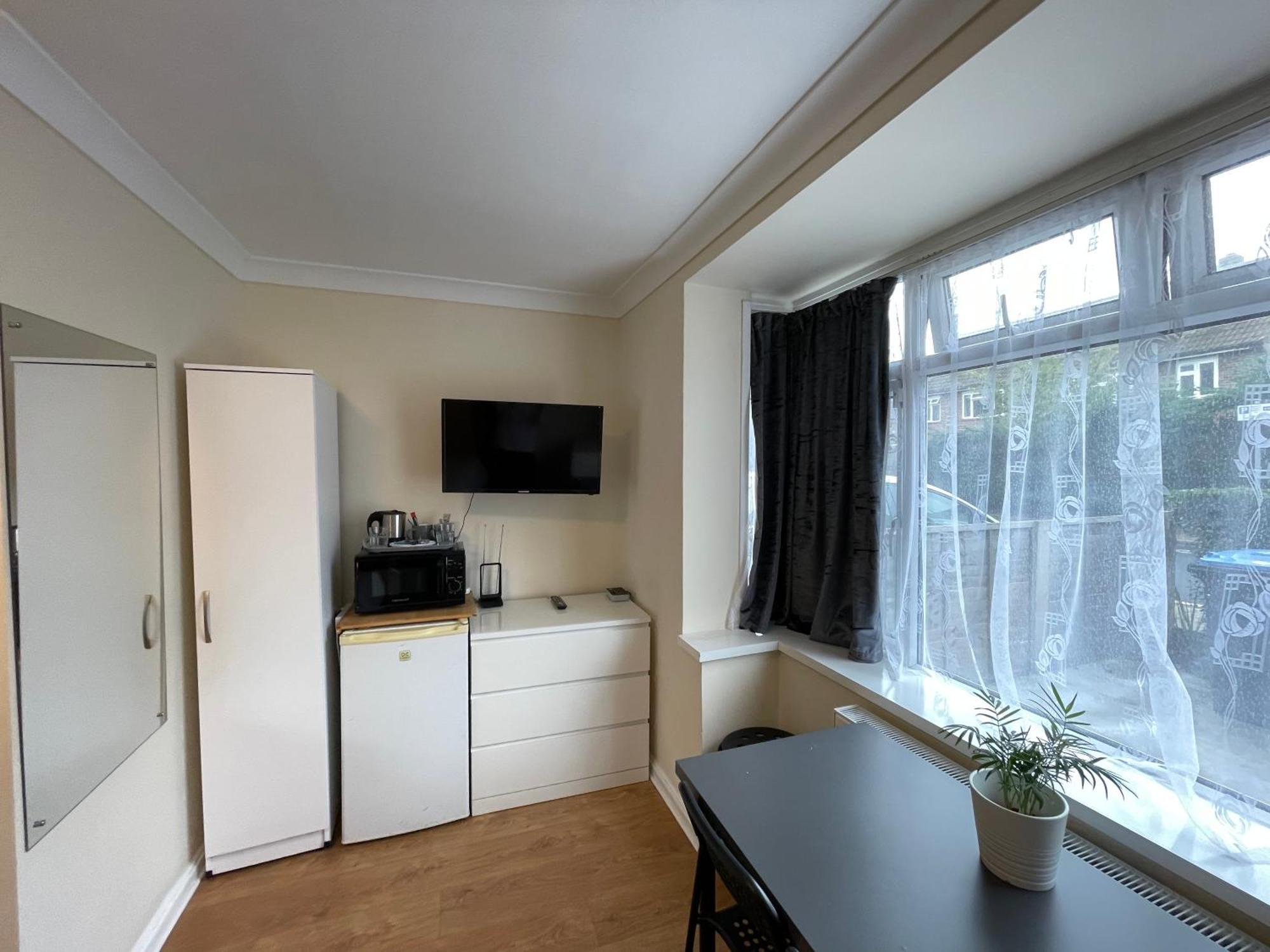 Kensal Lodge 2 Guest House ลอนดอน ภายนอก รูปภาพ